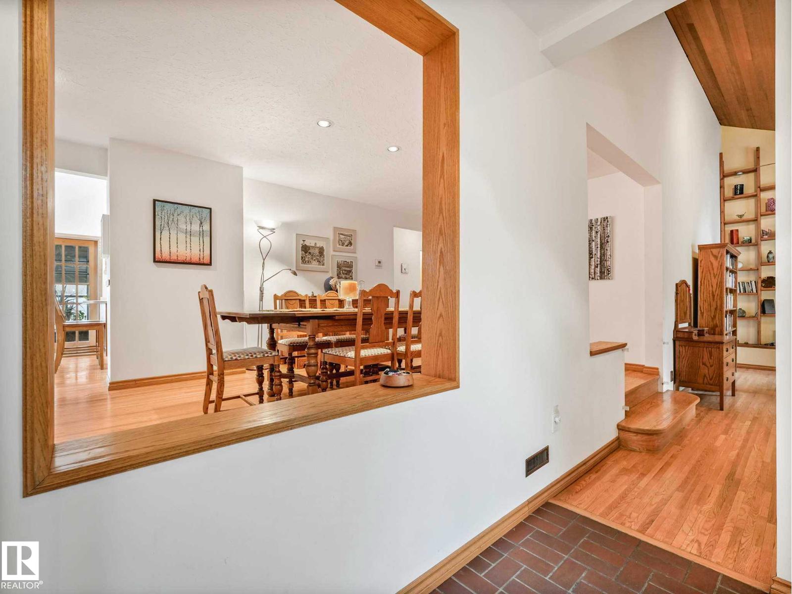 14611 89 AV NW