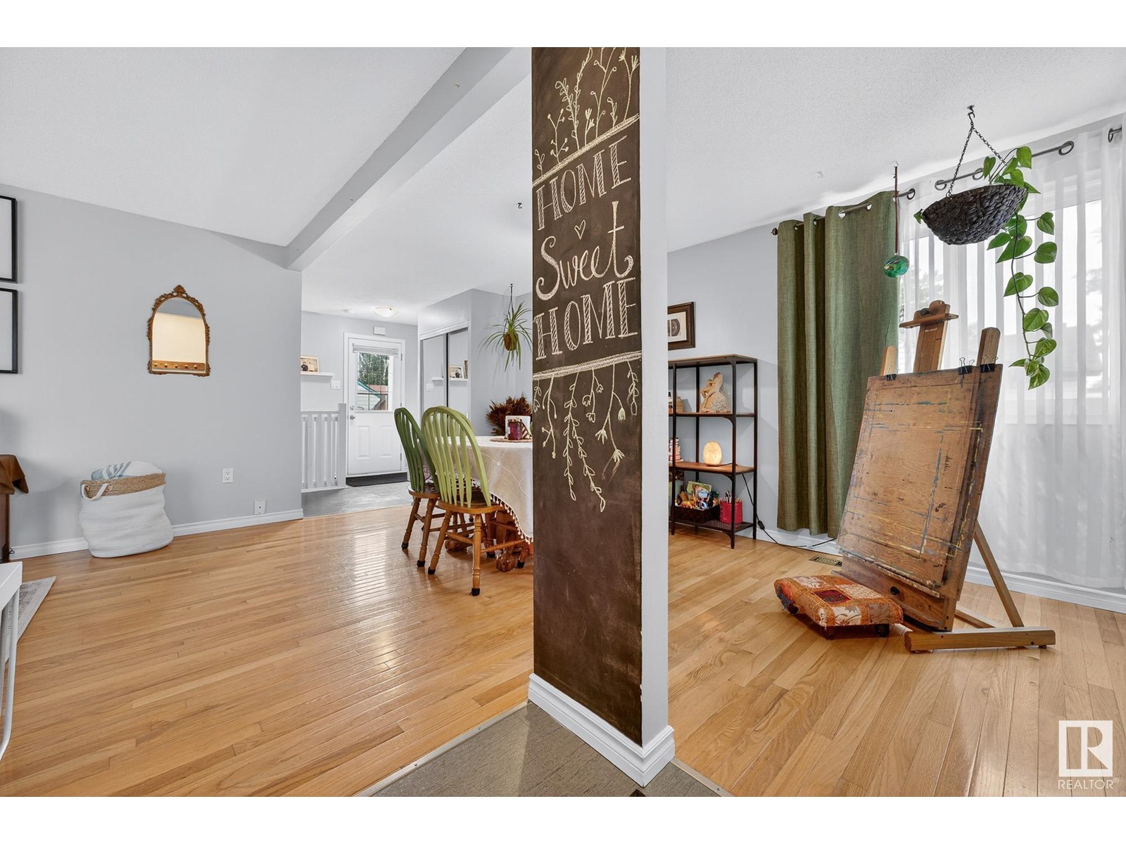 5 COLUMBIA AV