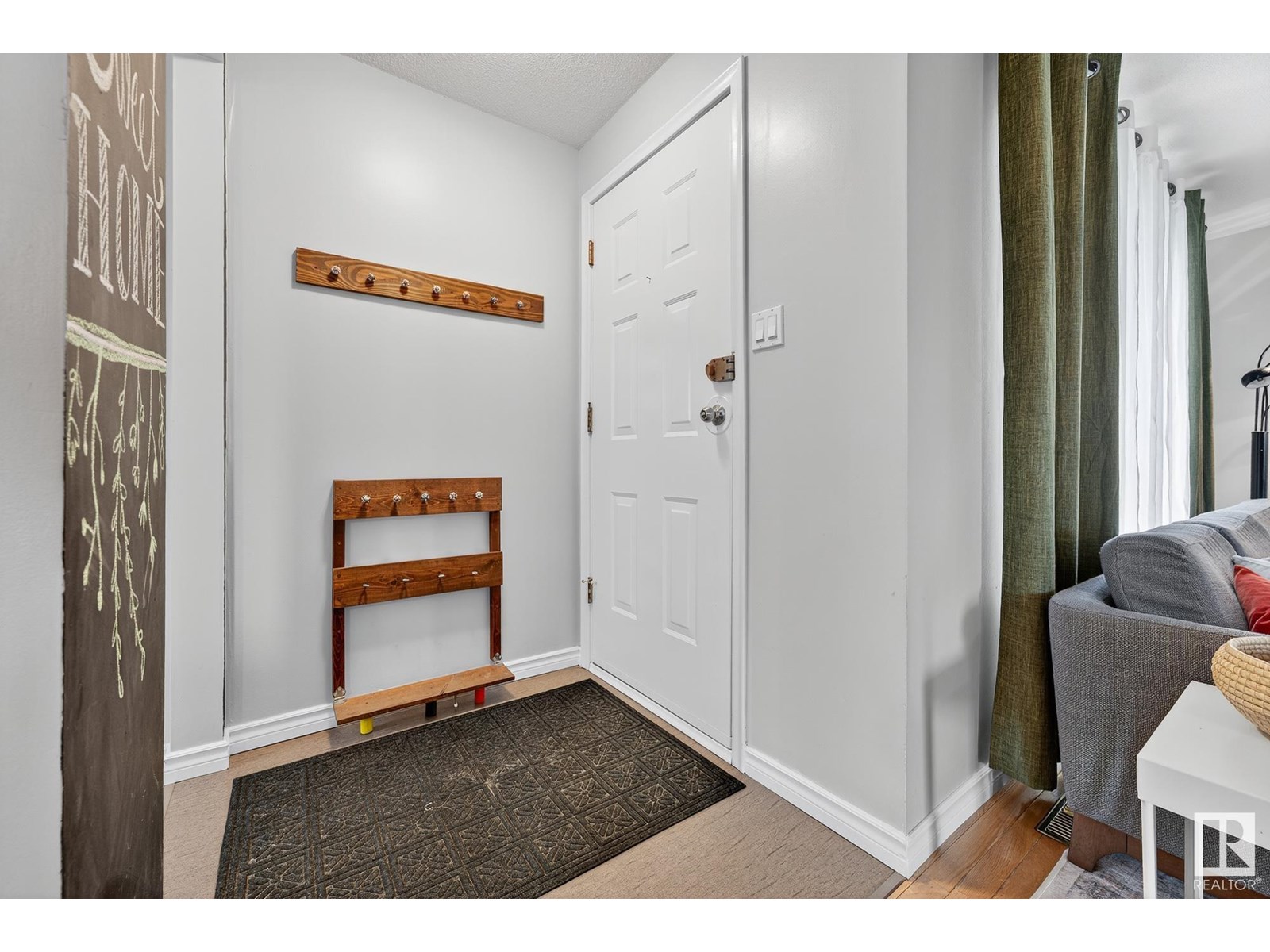 5 COLUMBIA AV