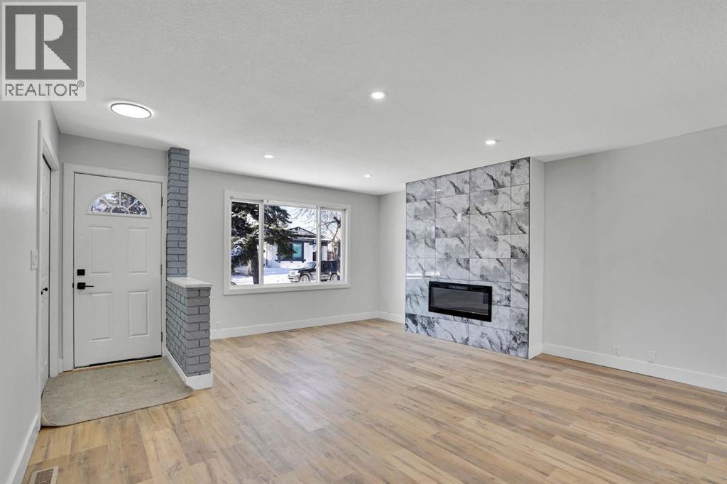 363 Templeside Circle NE