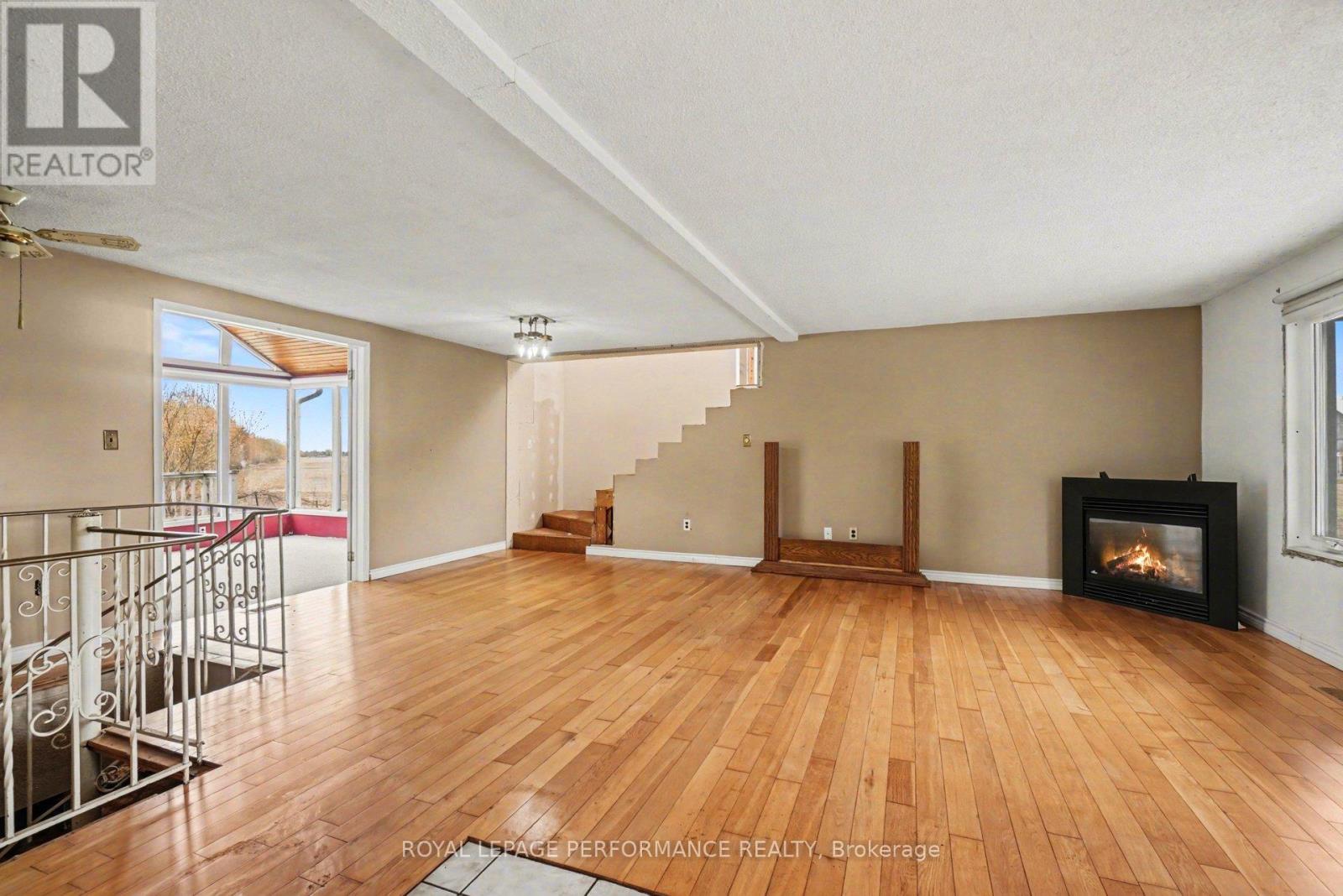 4946 THUNDER ROAD