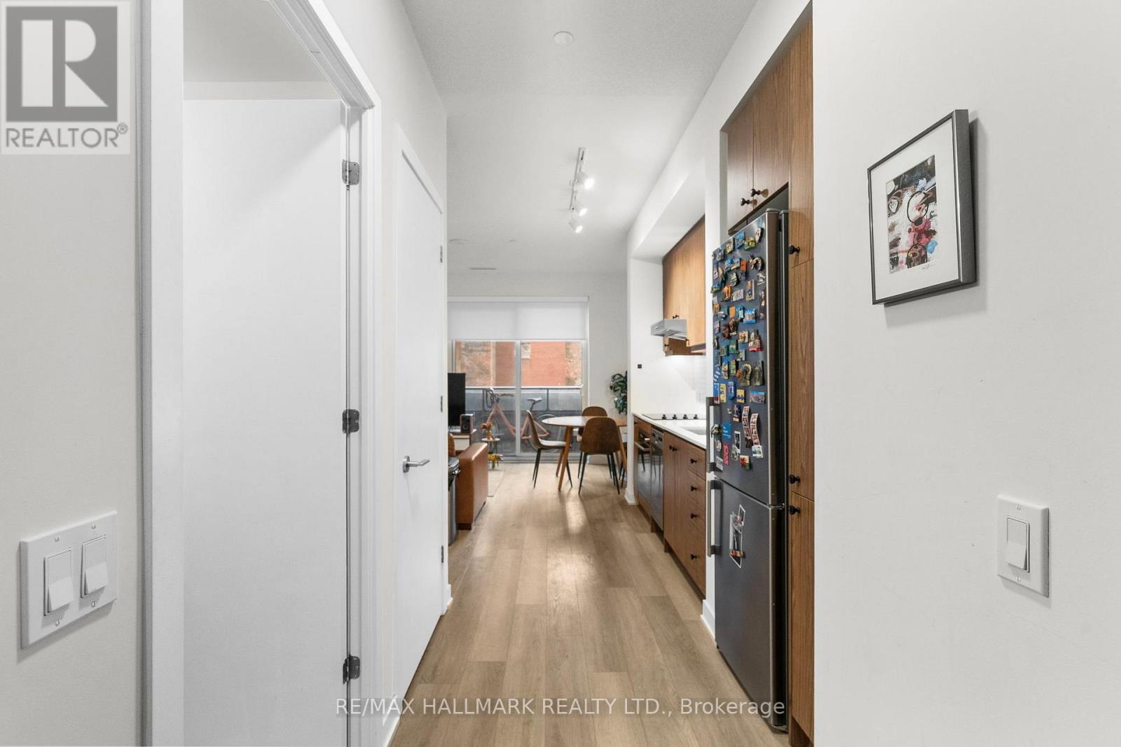 207 - 9 TECUMSETH STREET