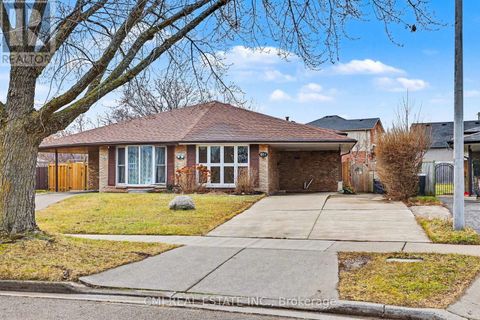 61 1/2 EASTBURY DRIVE Hamilton (Stoney Creek) ON L8E2V8