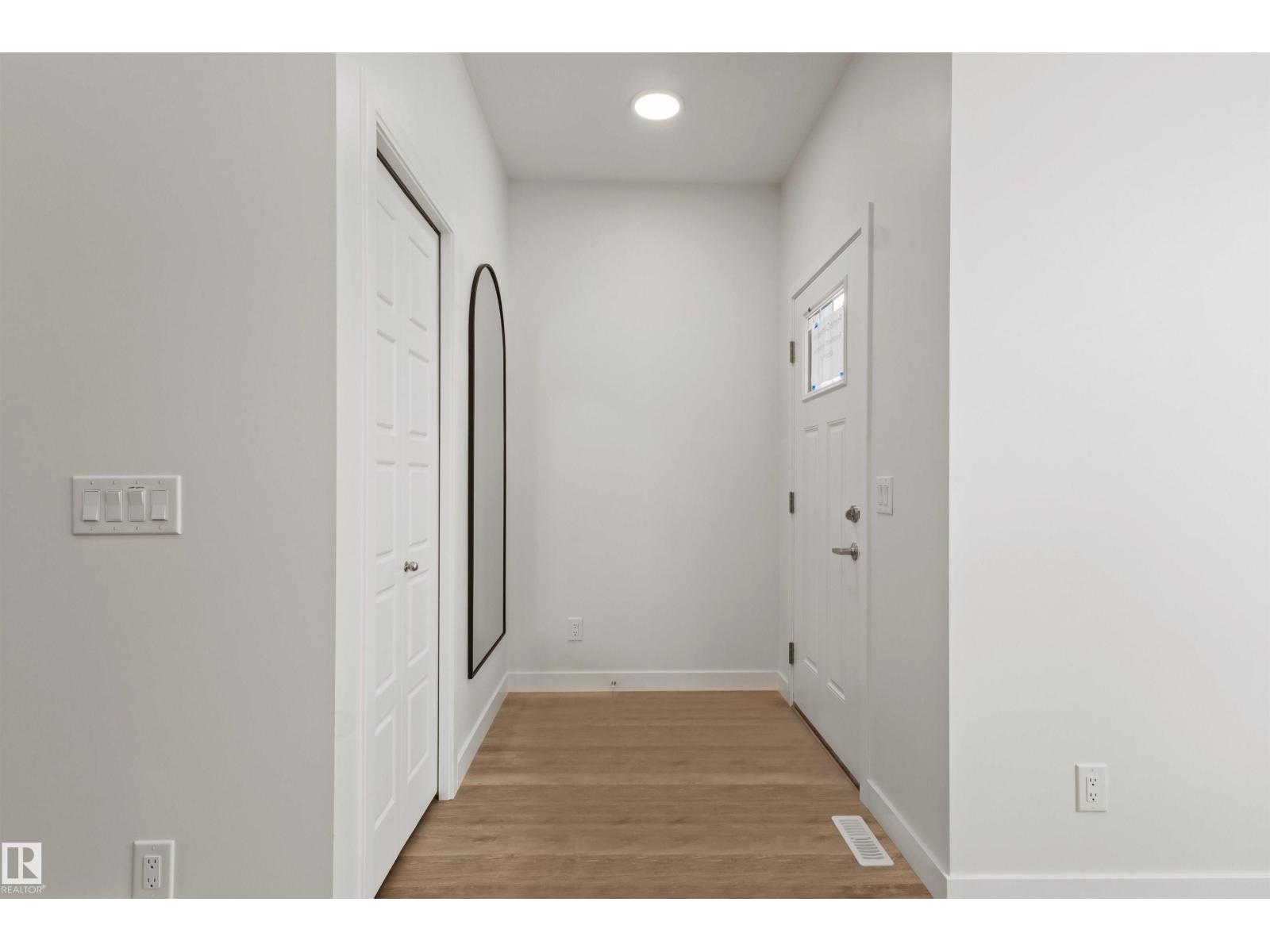 5749 HAWTHORN CM SW