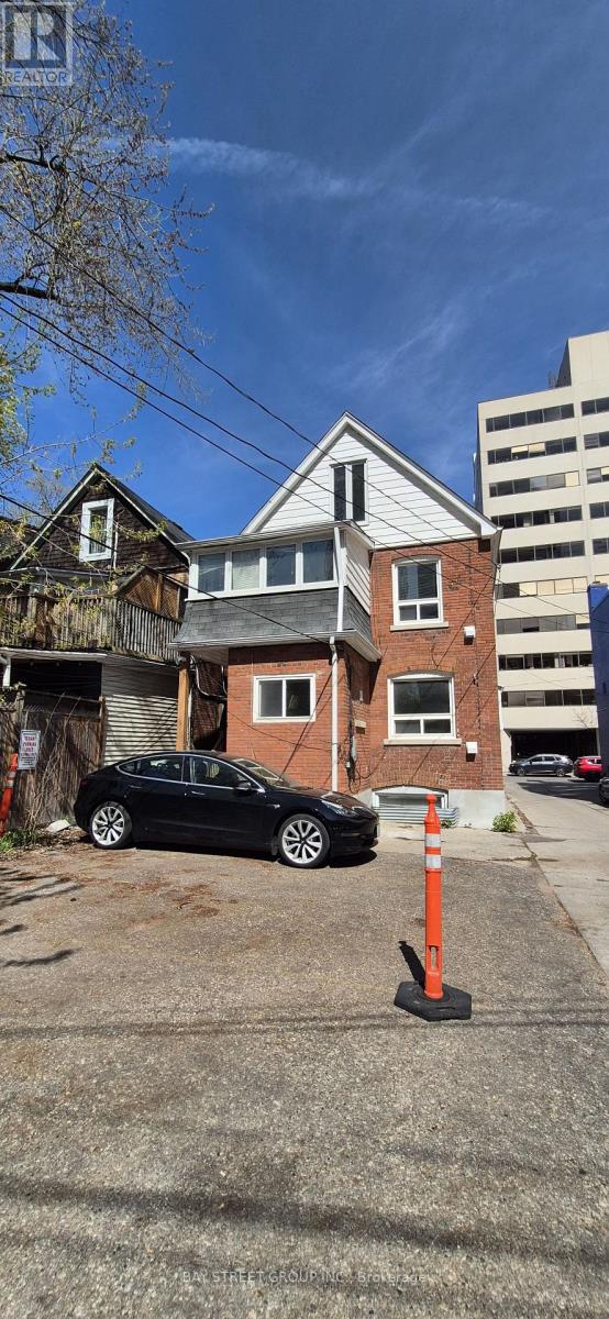 6 FERNDALE AVENUE