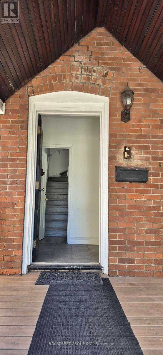 6 FERNDALE AVENUE
