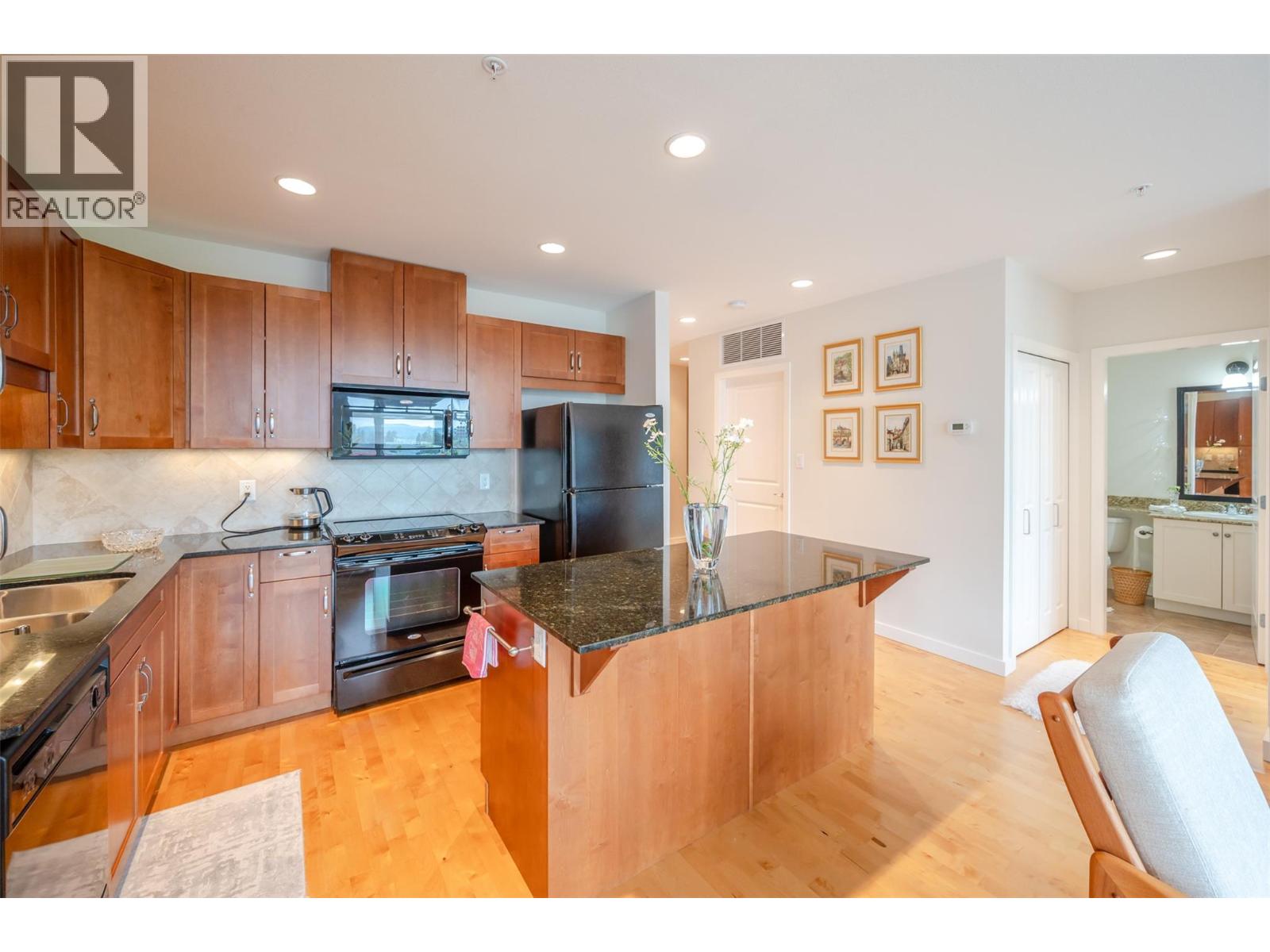 3301 Skaha Lake Road Unit# 406