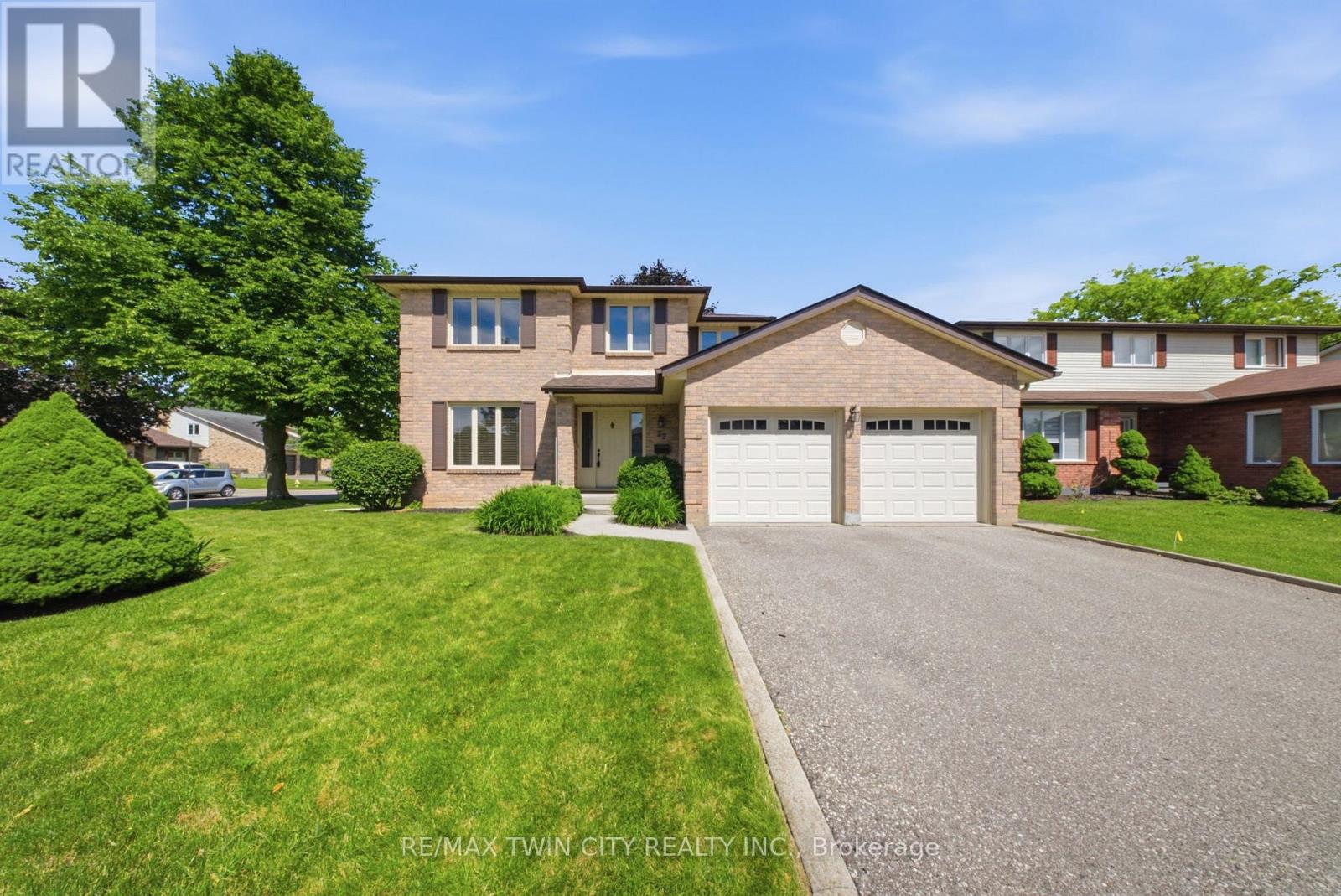 22 COLONIAL CRESCENT