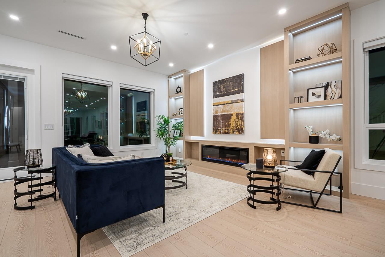 15569 OXENHAM AVENUE