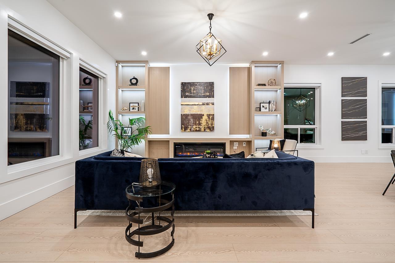 15569 OXENHAM AVENUE