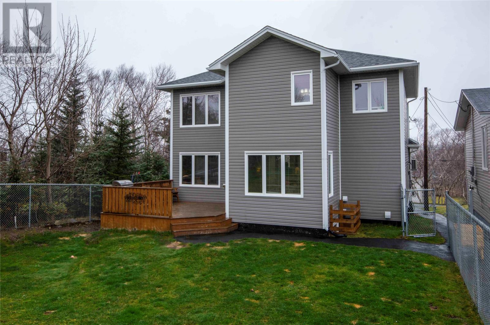 32 Forest Road