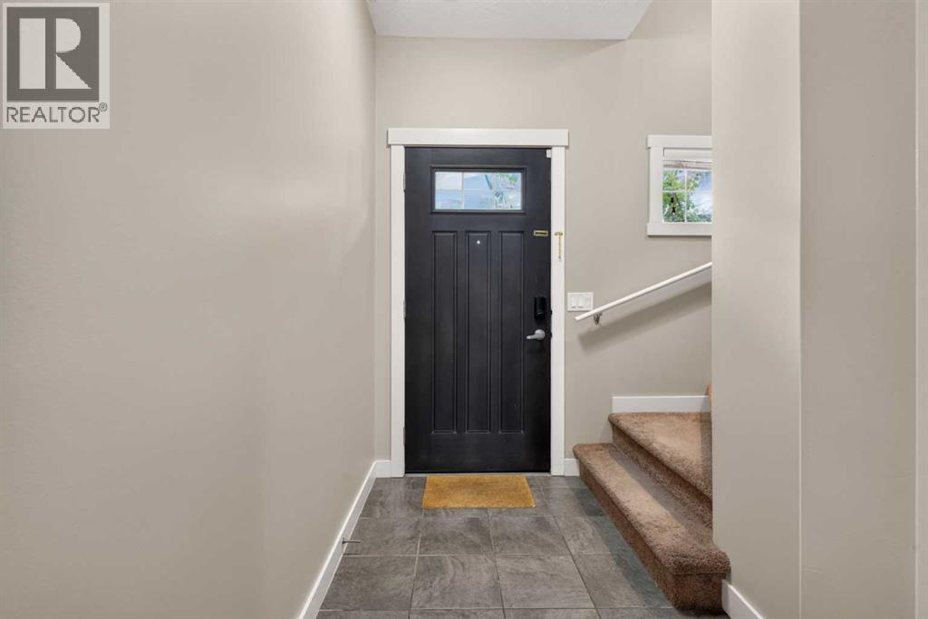 558 Evanston Manor NW