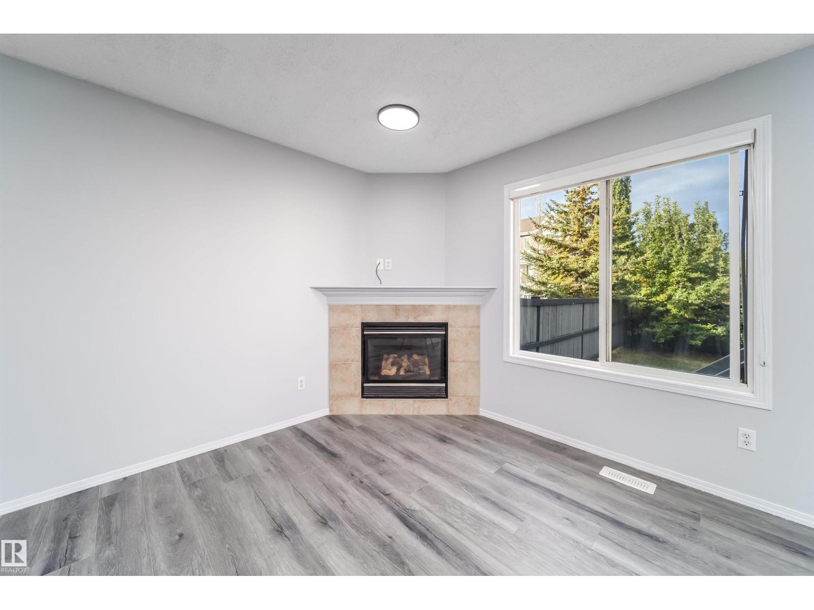 #32 120 MAGRATH RD NW