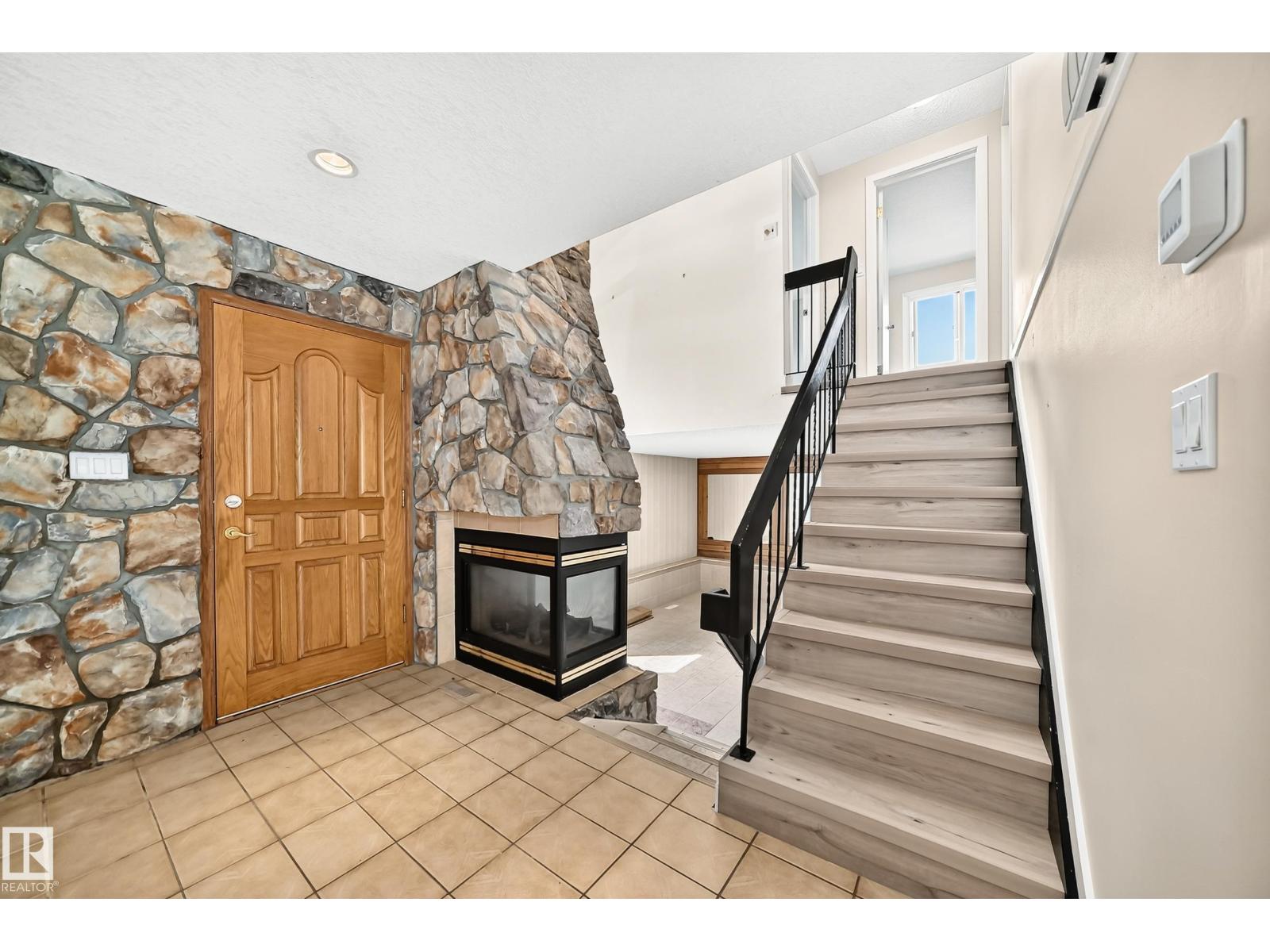 18636 71 AV NW
