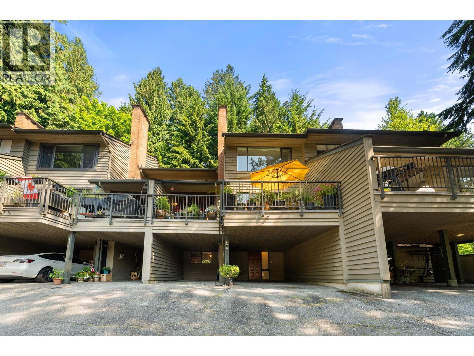 Photo 1 of 30 — 826 FREDERICK ROAD, North Vancouver, BC V7K2Y3