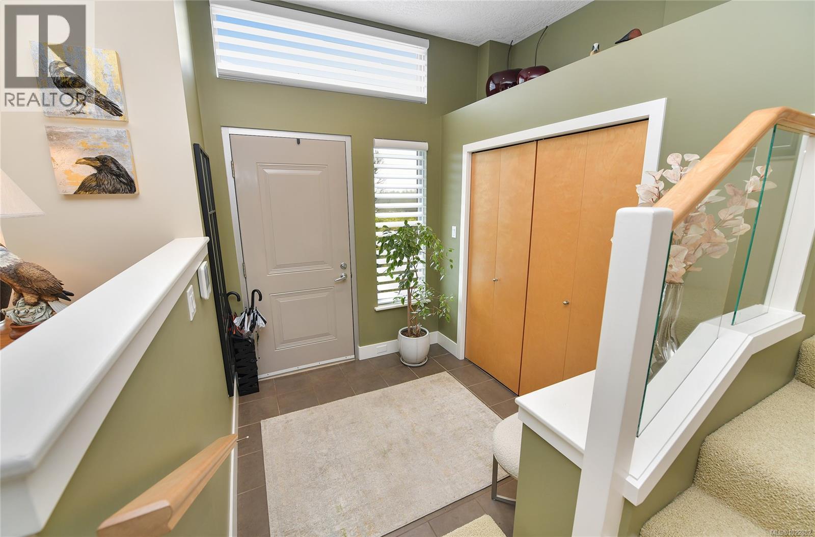 5336 Sayward Hill Cres