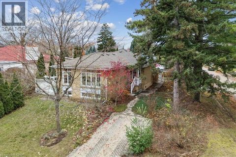 402 WILLIS Drive Oakville ON L6L4V3