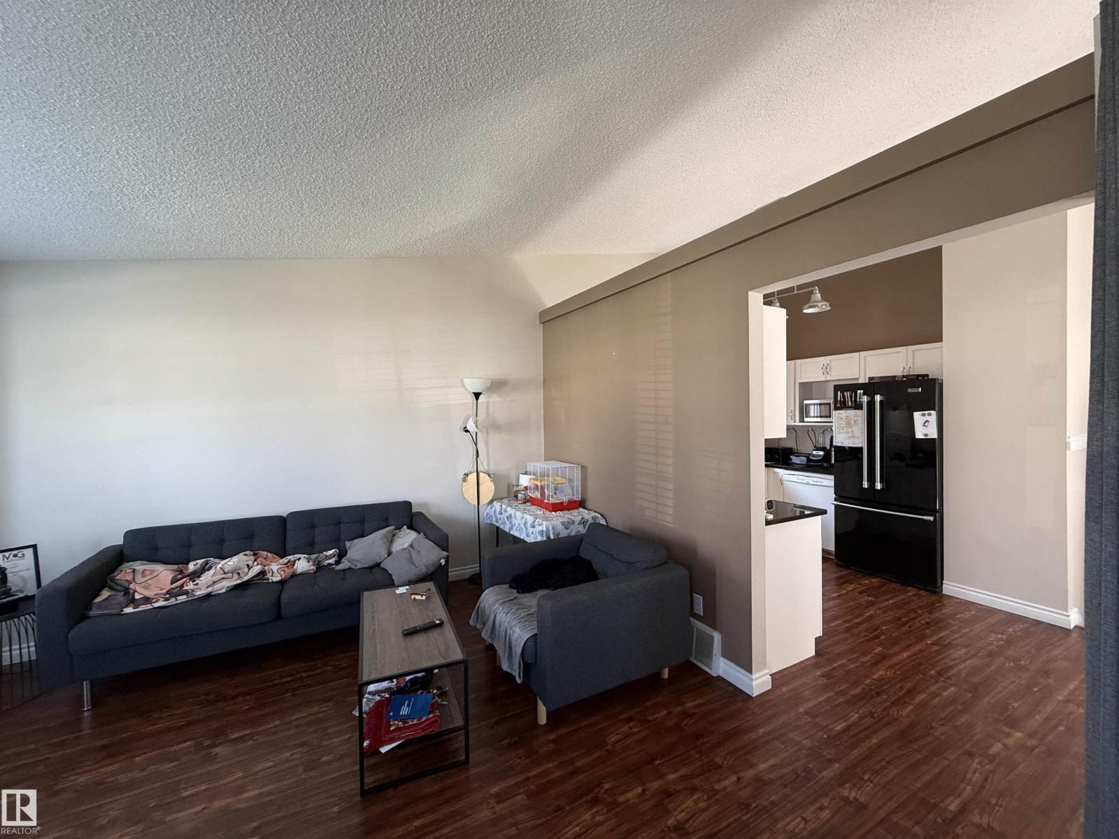 8025 15A AV NW