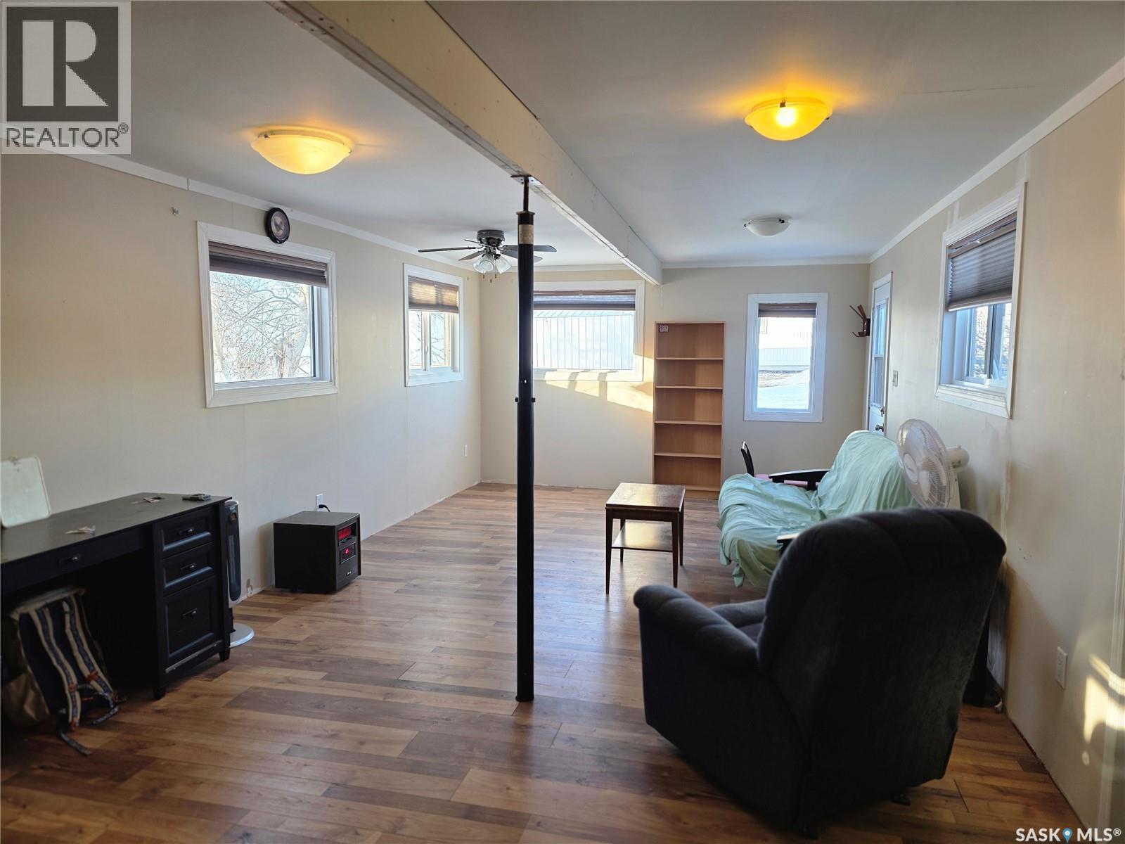 792 Saskatchewan AVENUE