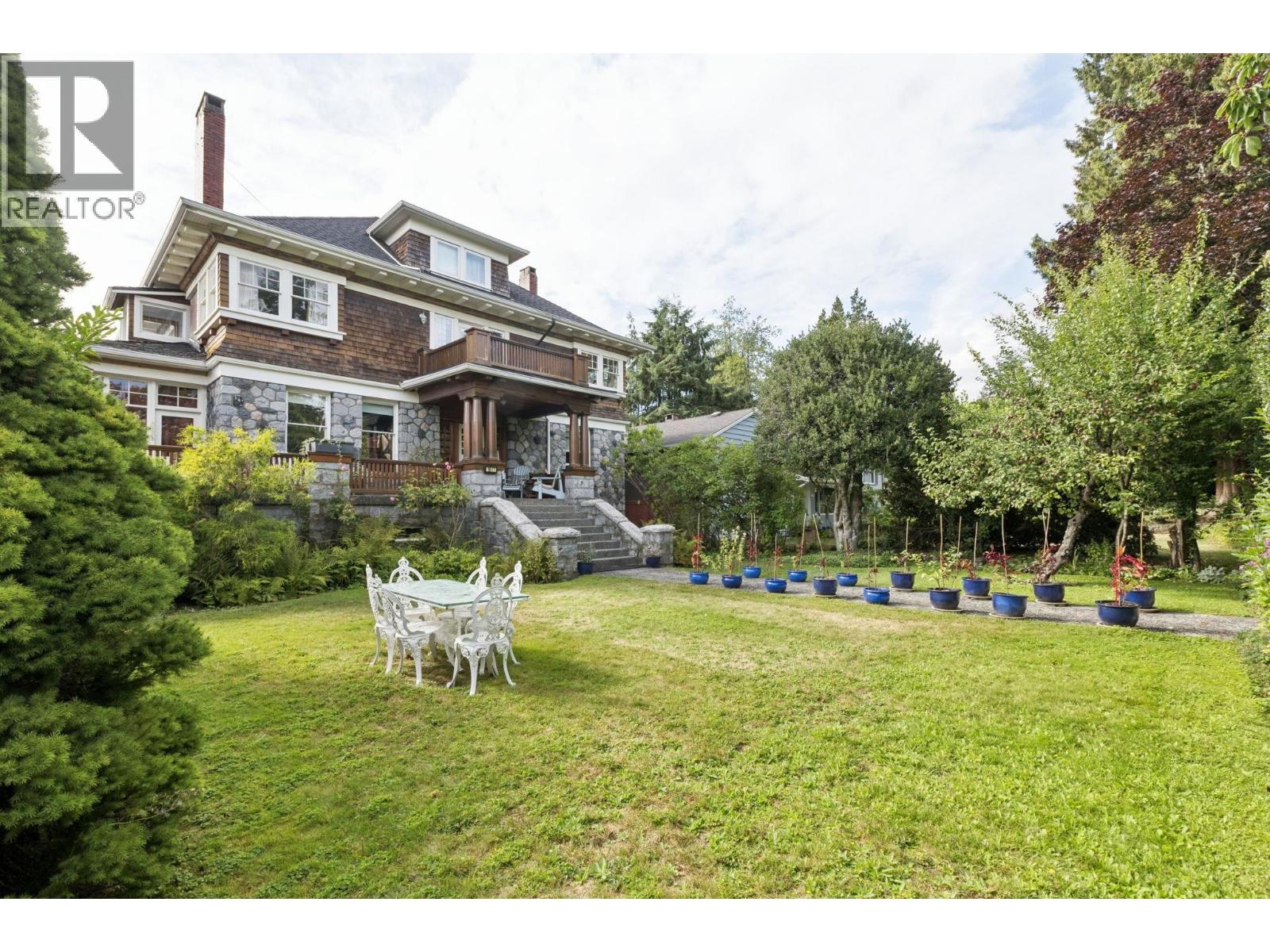 1617 W GRAND BOULEVARD