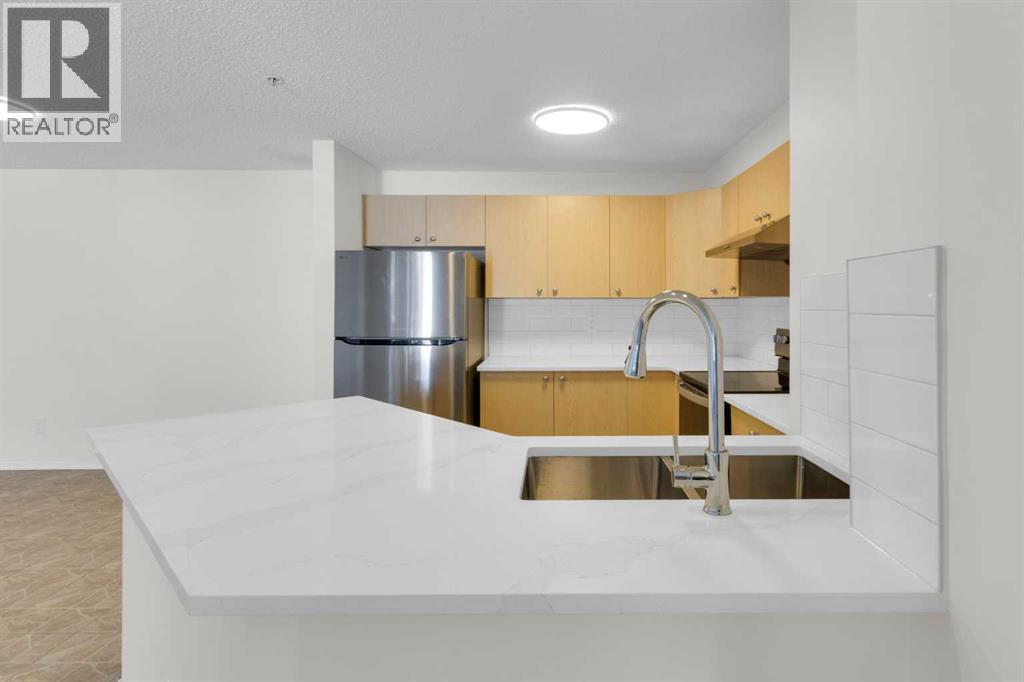 104, 16 Country Village Bay NE