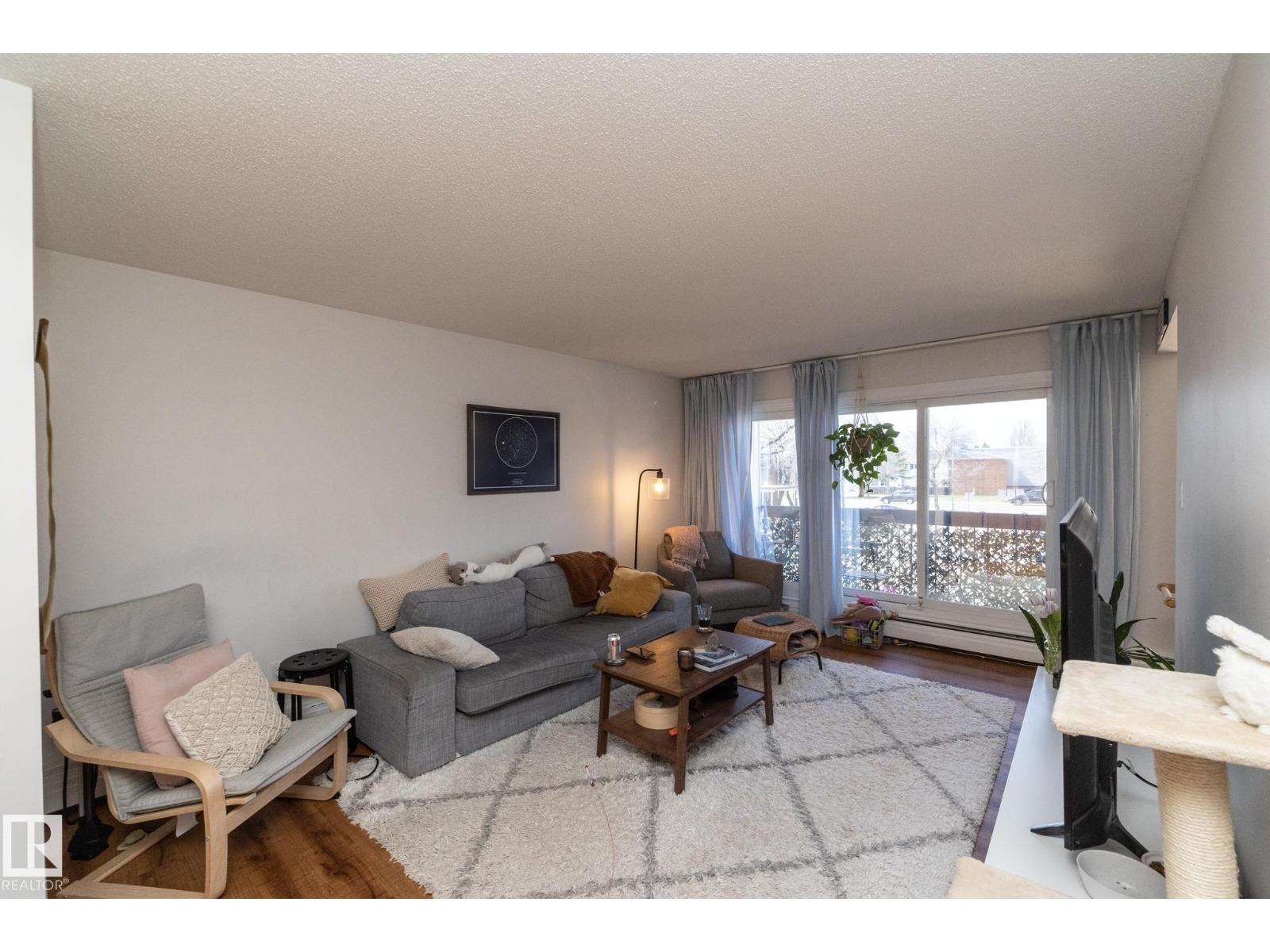 #208 11455 41 AV NW