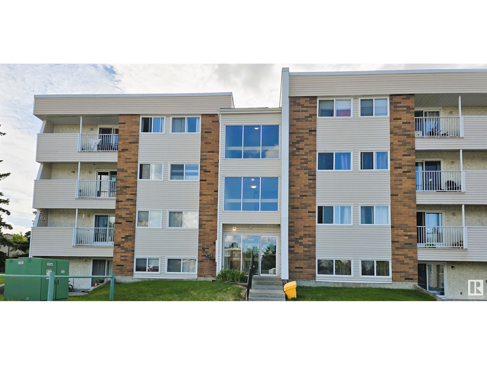 #21 11245 31 AV NW