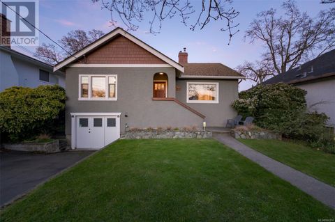 2917 Foul Bay Rd Oak Bay BC V8R5C7