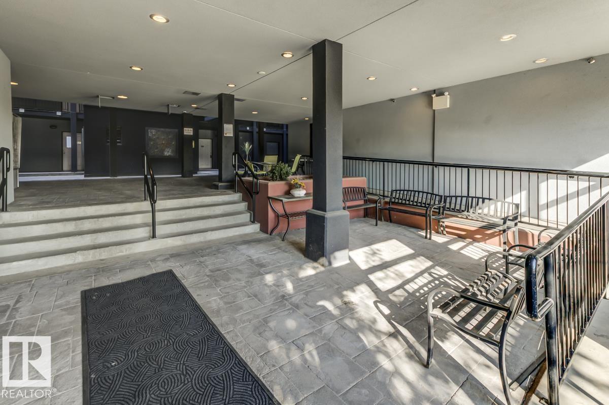 #515 10518 113 ST NW