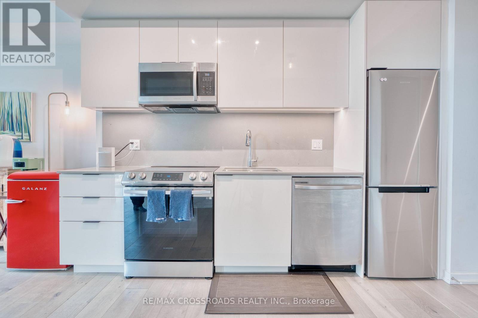 1702 - 48 POWER STREET