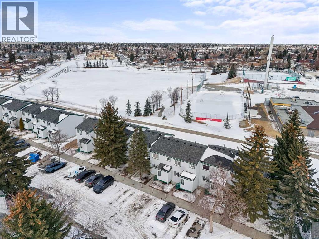 16, 131 Templehill Drive NE