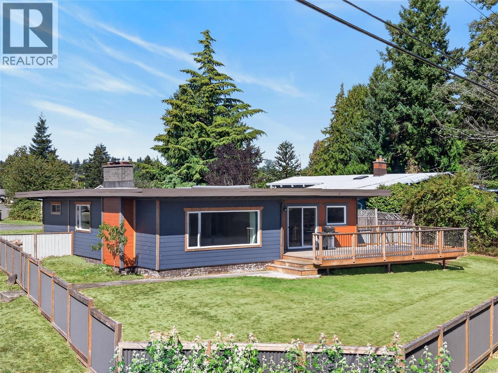 3584 Island Hwy