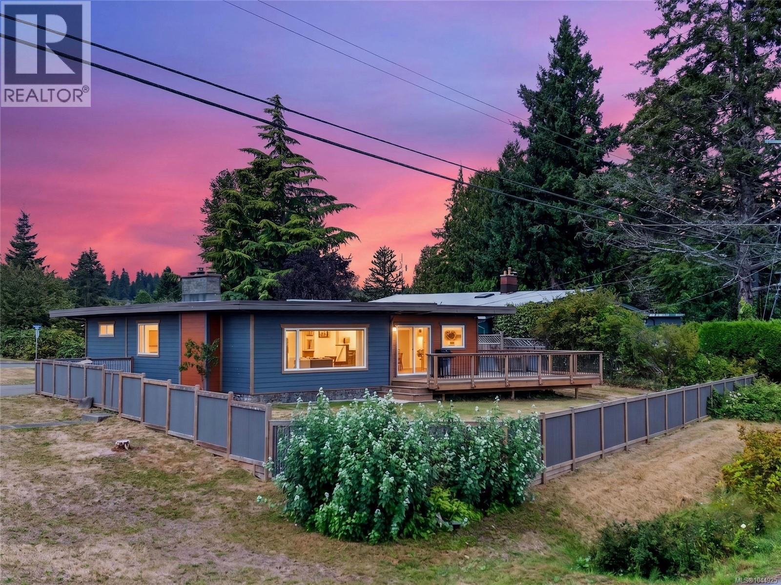 3584 Island Hwy