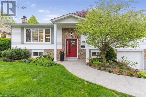 81 DEBORA Drive Grimsby ON L3M4L3