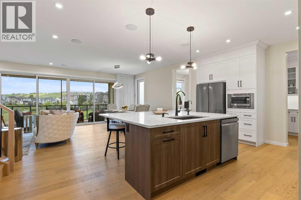 1104 Cranbrook Gardens SE