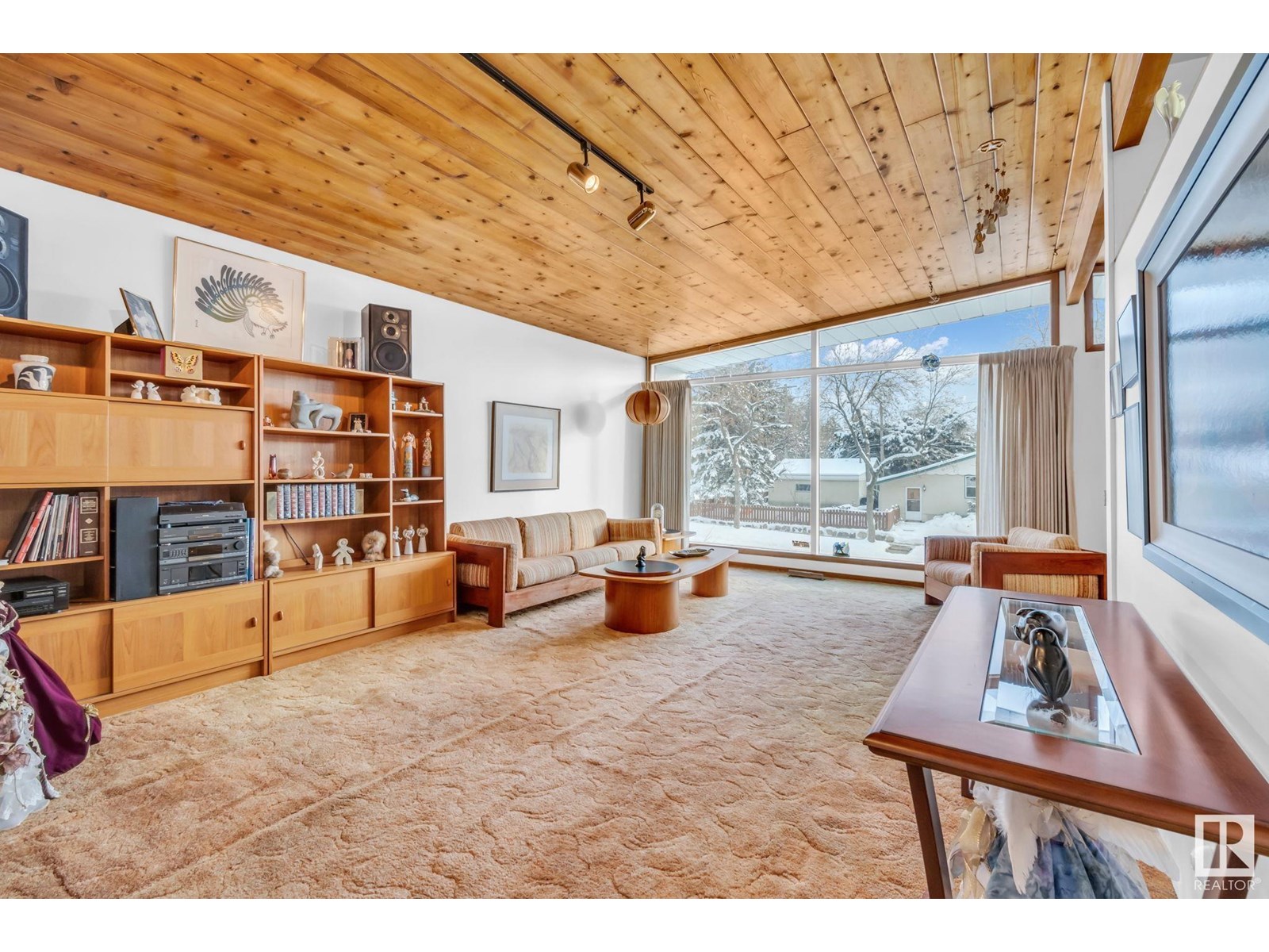 8 Grenfell AV