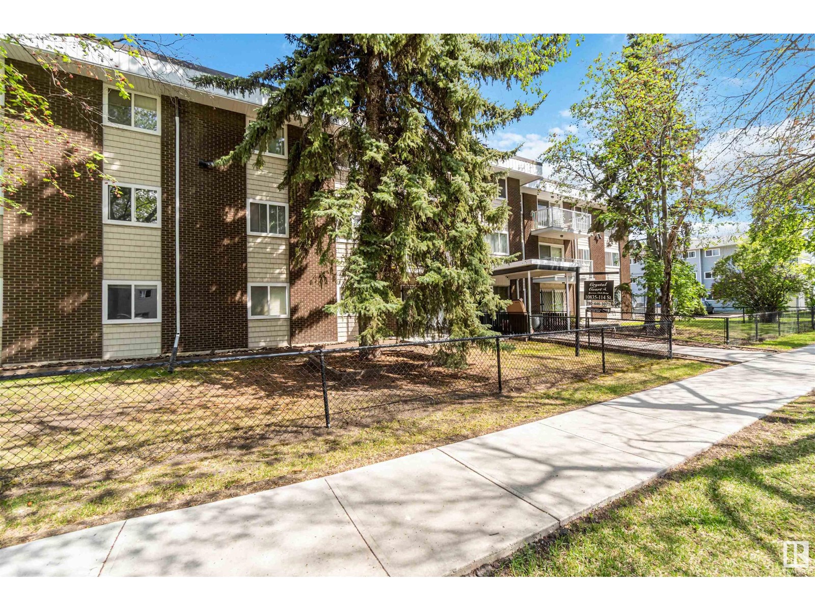 #110 10835 114 ST NW