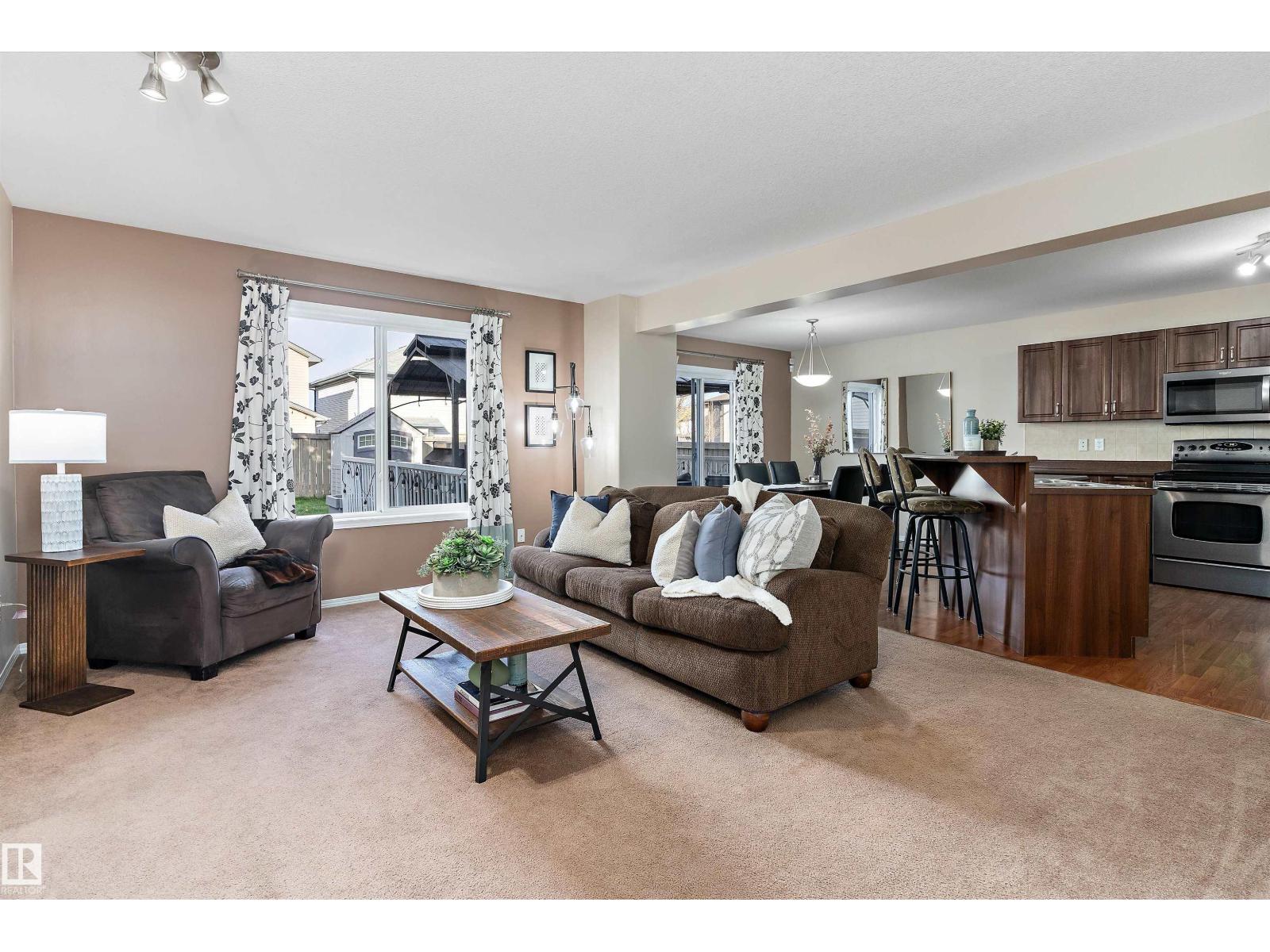 1510 37A AV NW