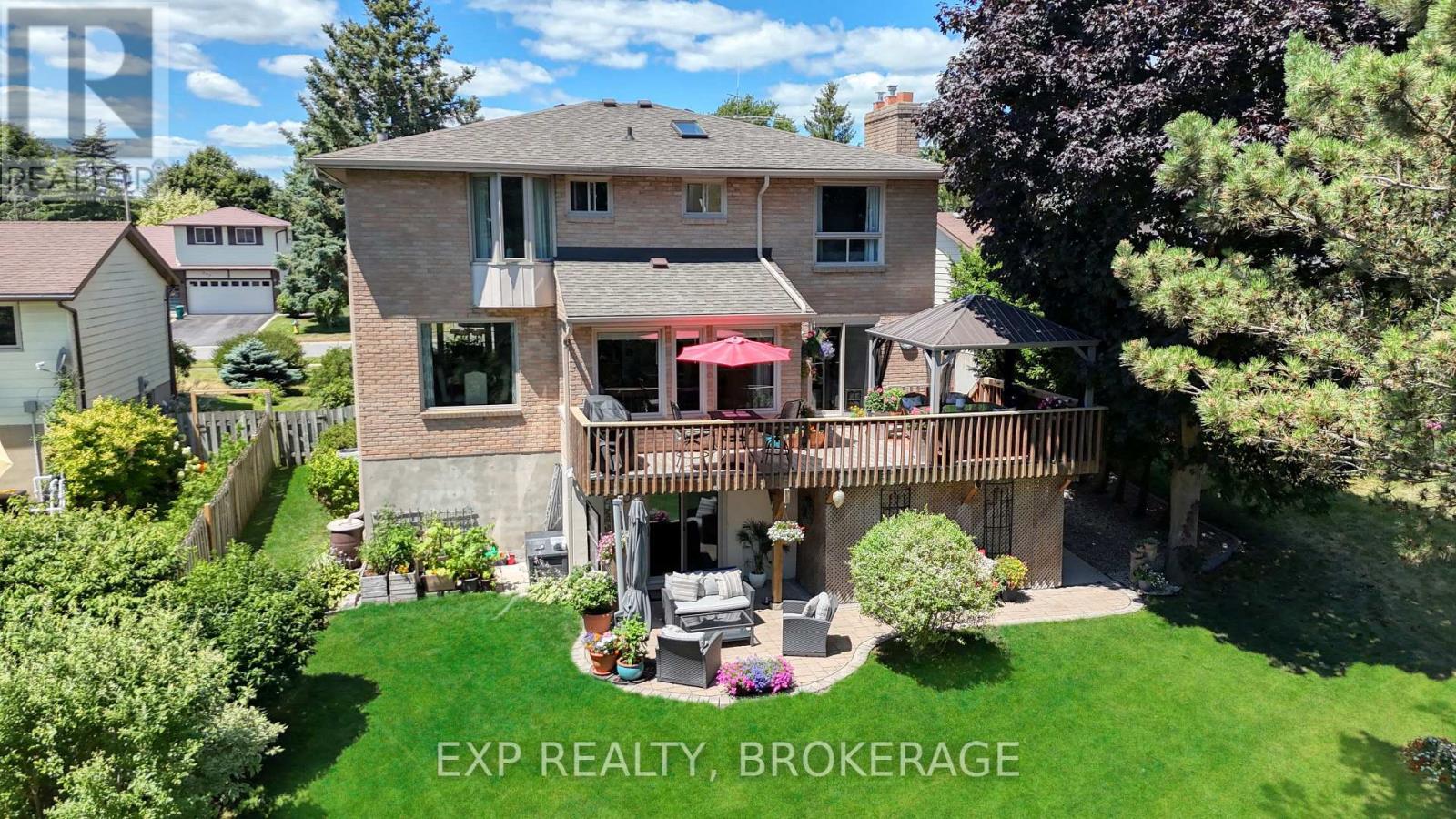 564 BRAESIDE CRESCENT