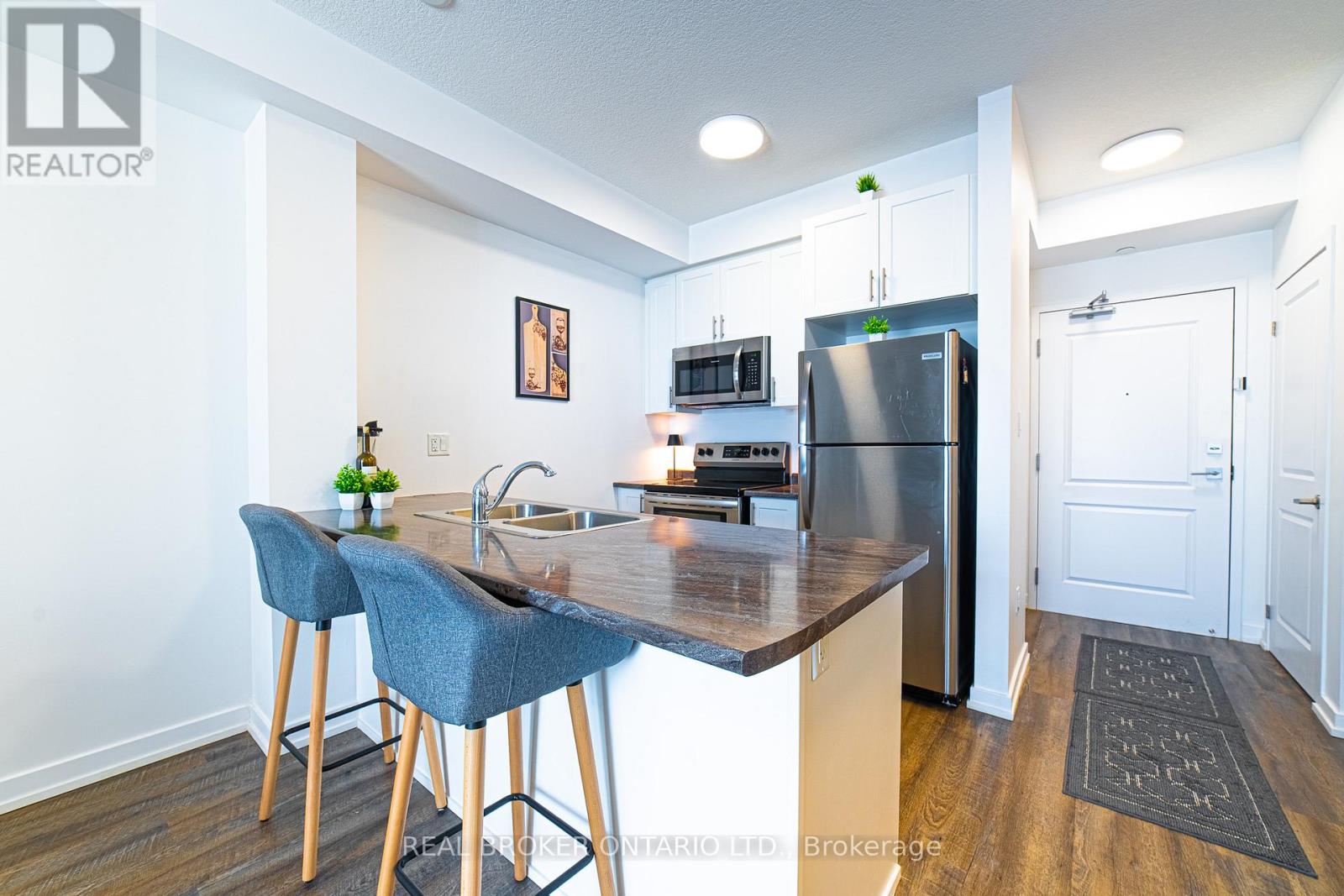 436 - 101 SHOREVIEW PLACE