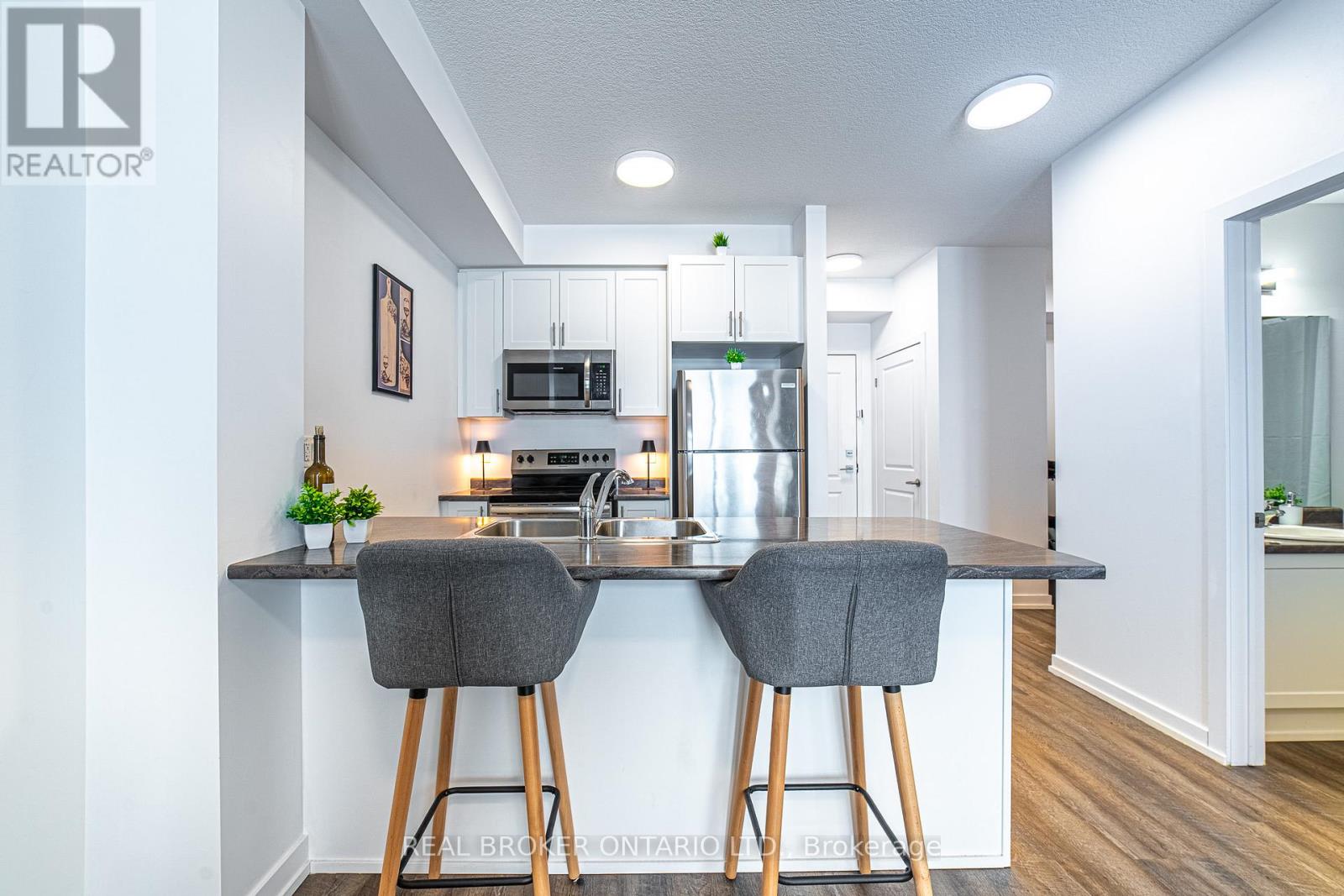 436 - 101 SHOREVIEW PLACE