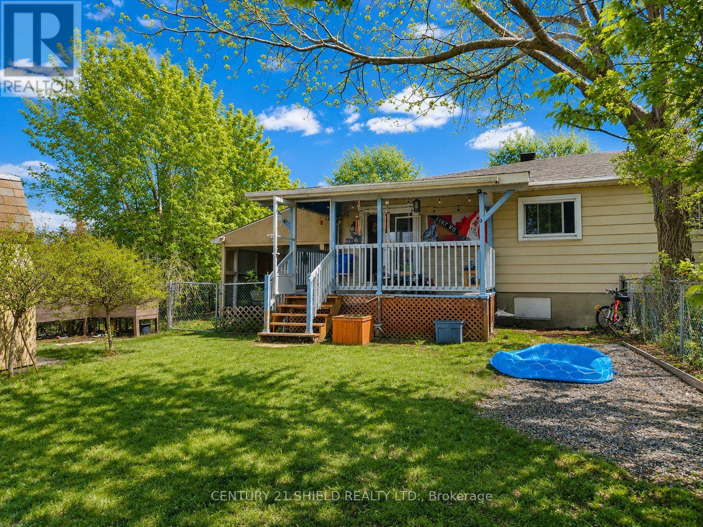 37 KINGSLEA CRESCENT