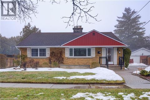 64 THE STRAND Avenue Brantford ON N3R1Z4