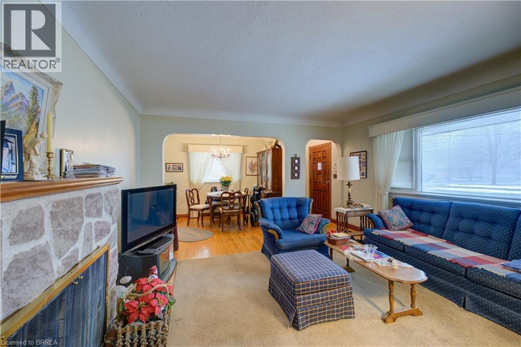 64 THE STRAND Avenue