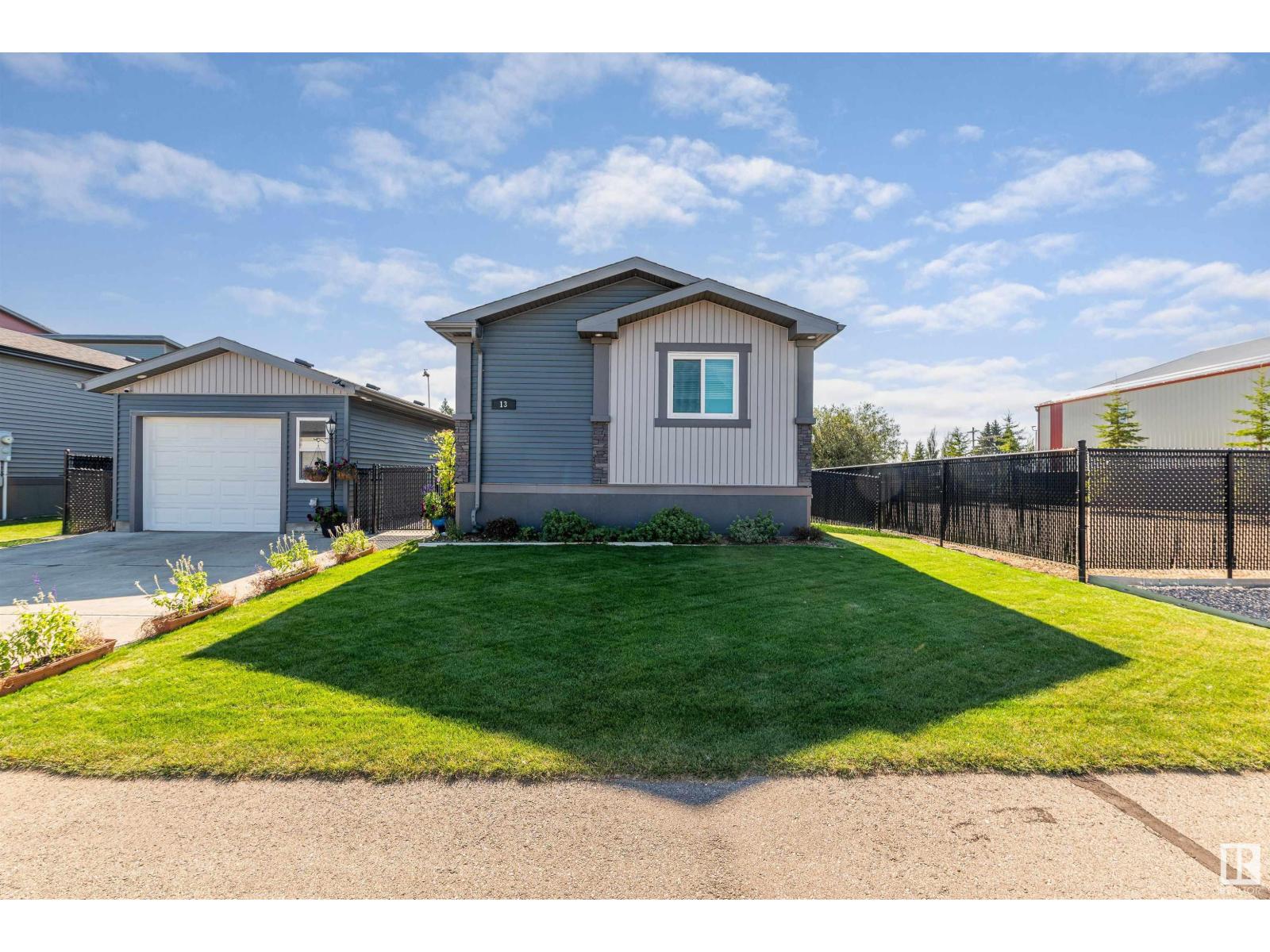13 Laurel DR