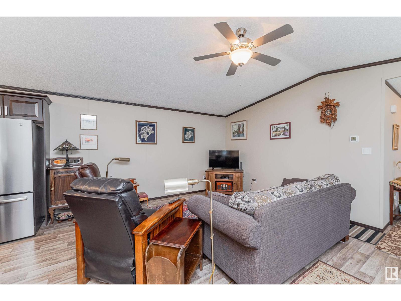 13 Laurel DR
