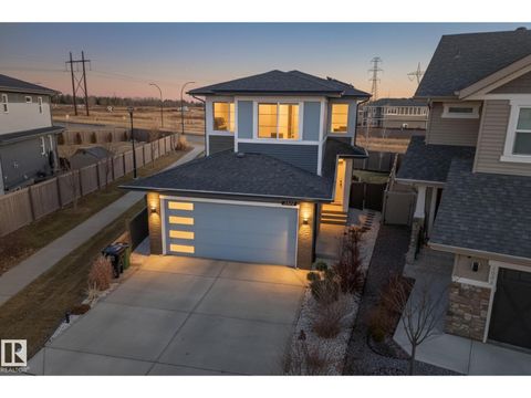 2839 200 ST NW Edmonton AB T6M0W8