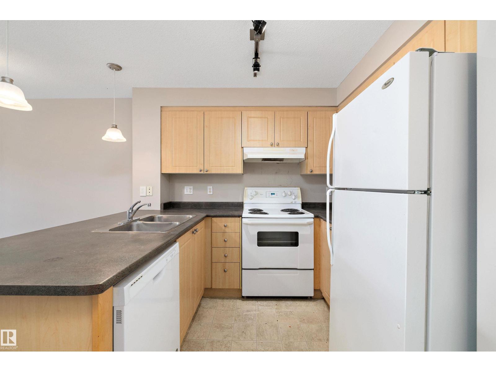 #411 636 MCALLISTER LO SW