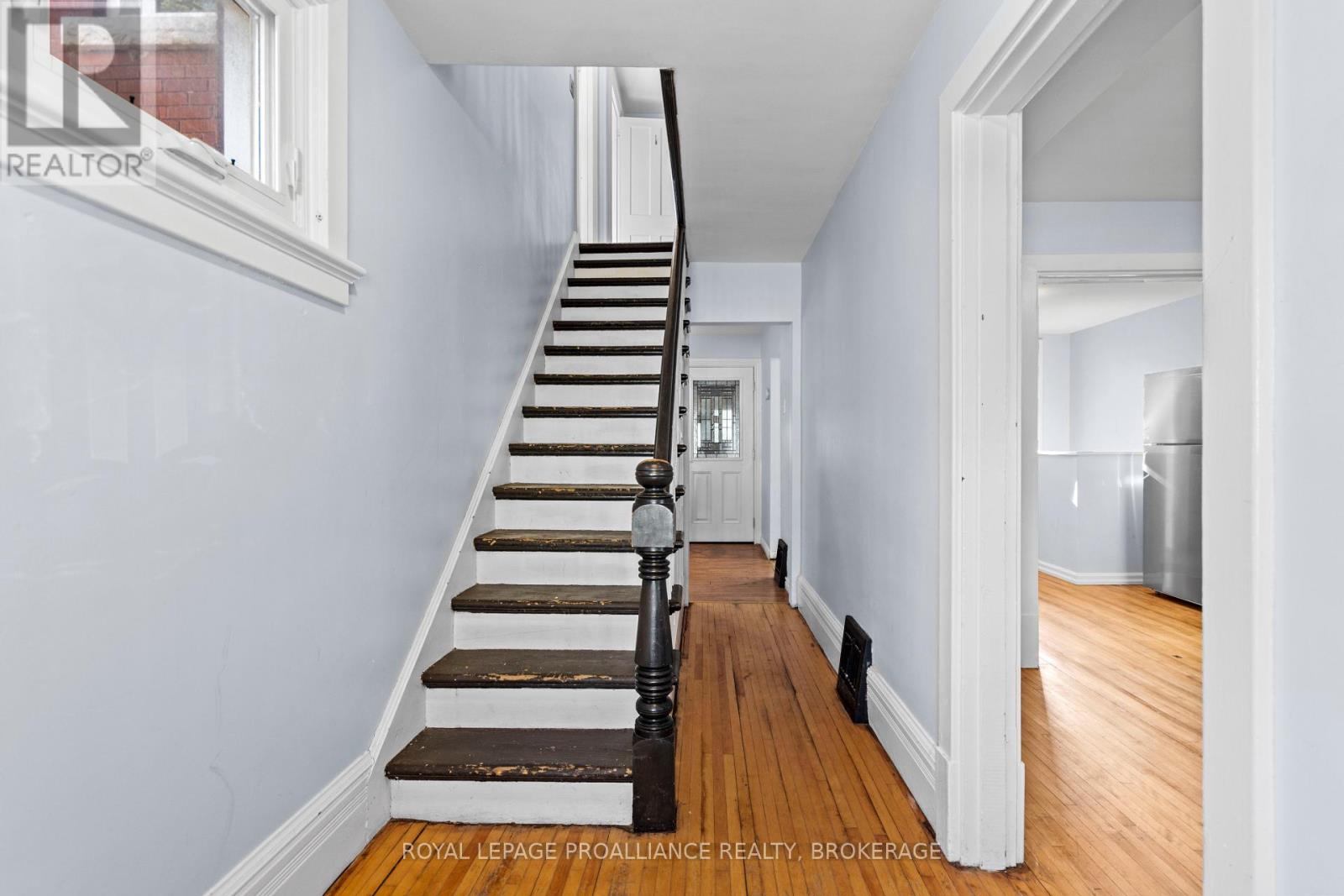 322 COLLINGWOOD STREET