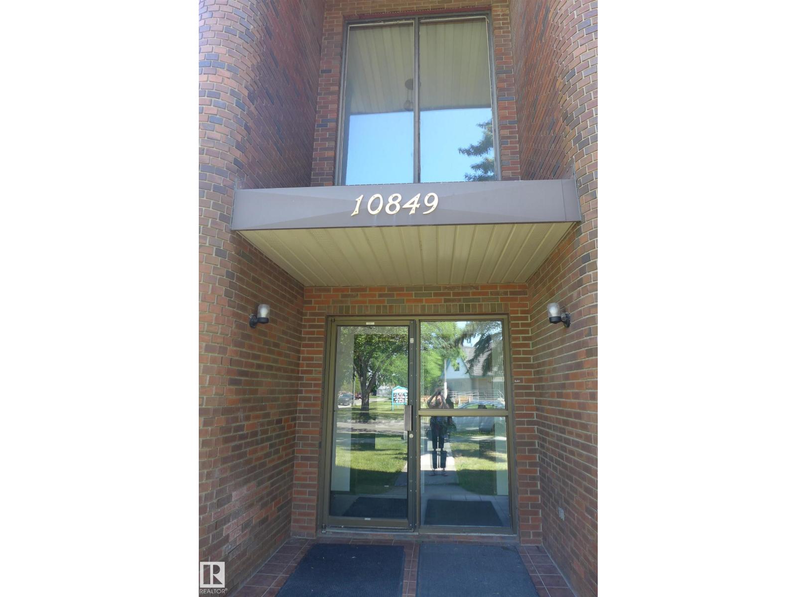 10849 117 ST NW